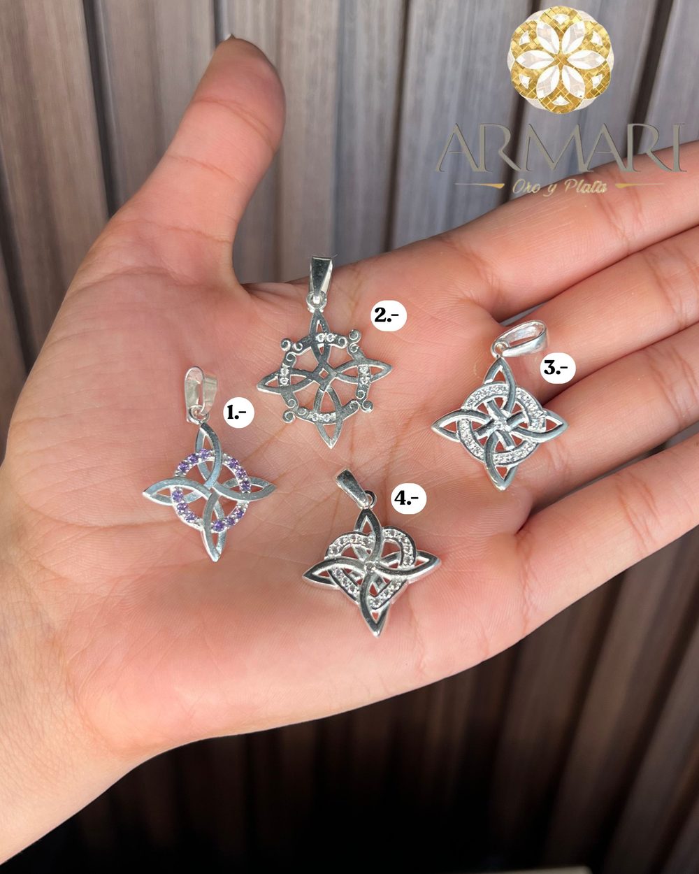 Dije con piedra · nudos celtas y estrella